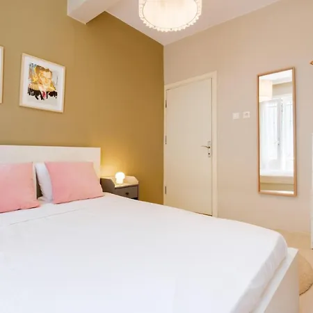 Centrally Located Chic Flat Near Macka Park * Istanbul